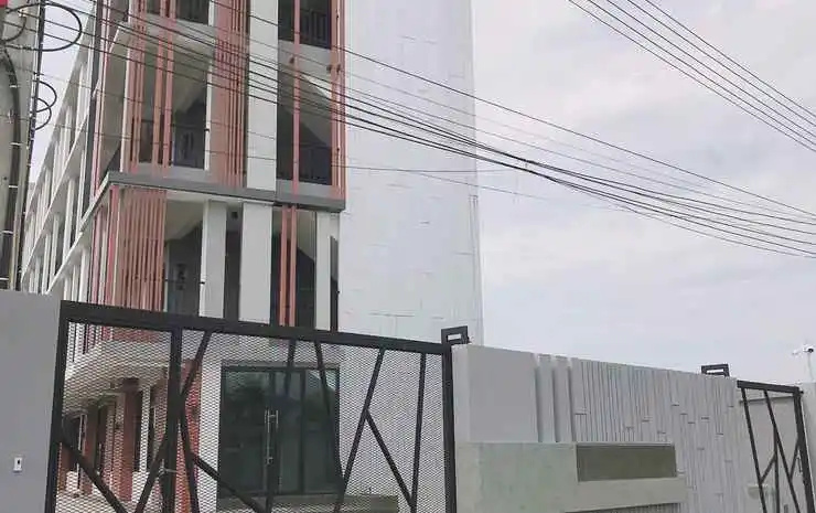 At Samutsakorn Condo