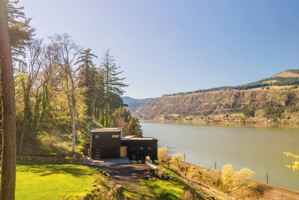 Private Hot Tub! Luxe Hood River Retreat Near Dtwn