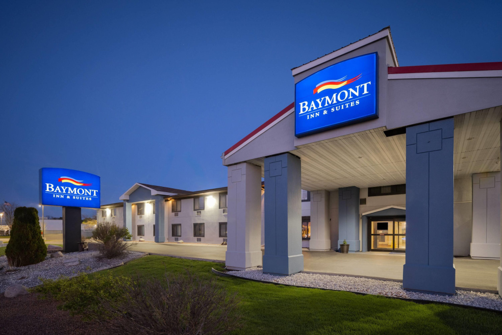 Baymont by Wyndham Waukesha
