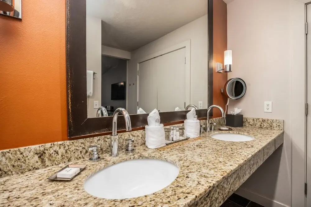 Standard Double room with mountain view (full double bed)