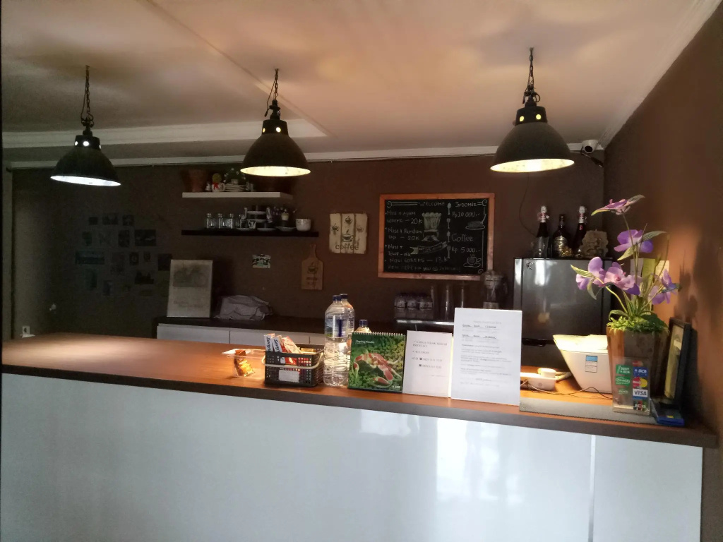 Food & Beverage