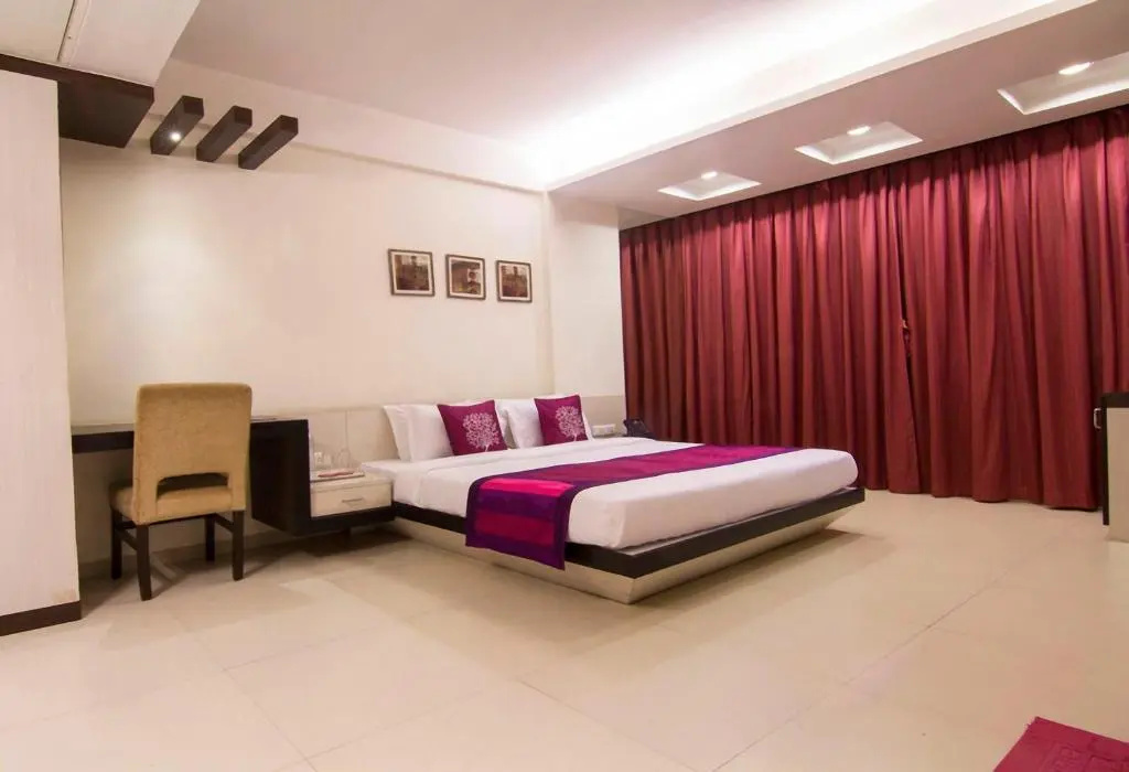 Deluxe Double room (full double bed)