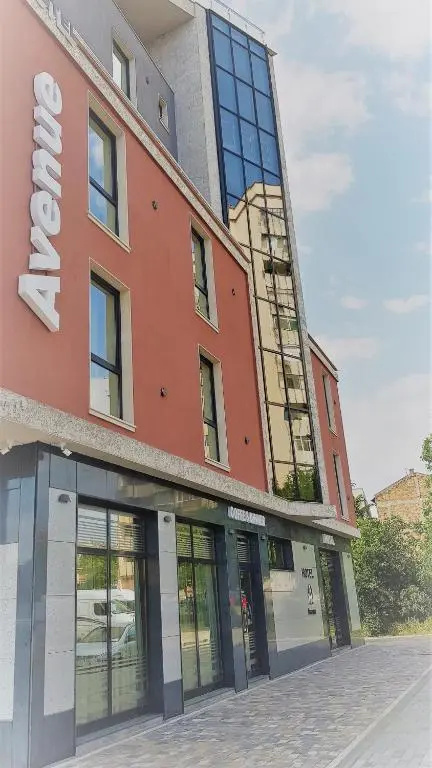 Hotel "AVENJu"