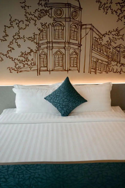 Deluxe Double room with city view (full double bed)