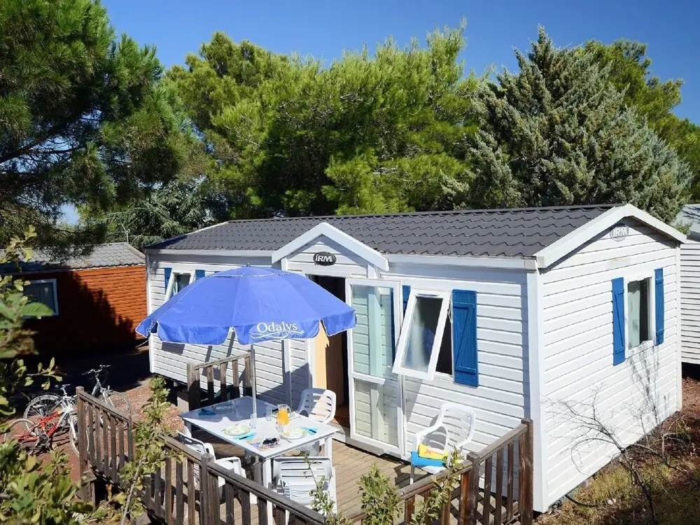 Cozy Chalet with Terrace in a Wooded Area Close To Agde