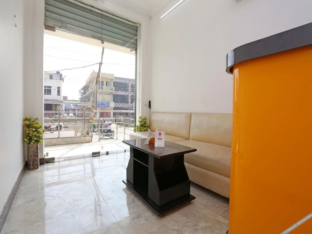 SS Hotel By OYO Rooms