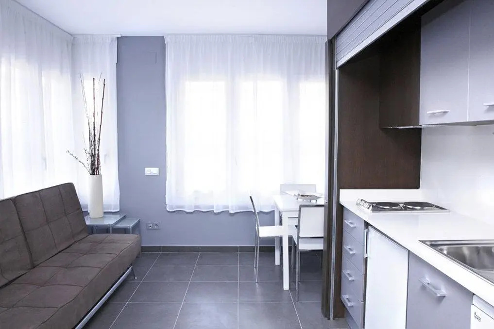 1 Bedroom Apartment