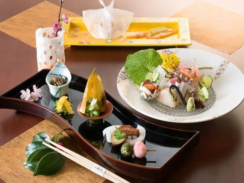 別邸 朧月夜 by null