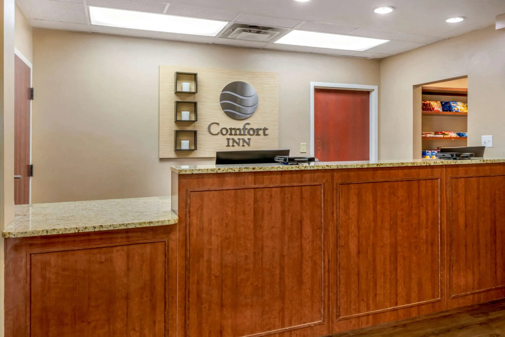 Lobby & Reception