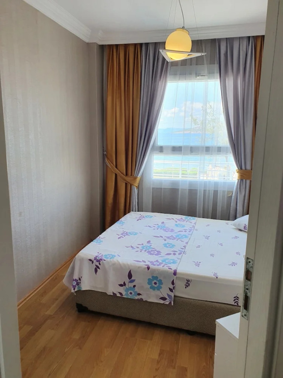 Apartment with balcony and with sea view