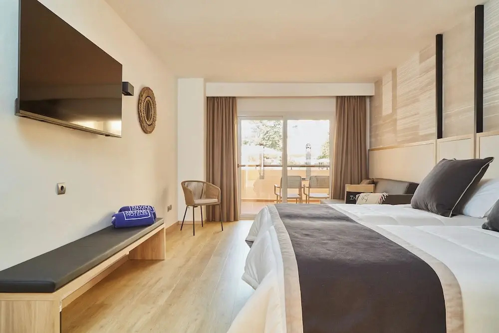 Invisa Hotel Club Cala Blanca - Chambres