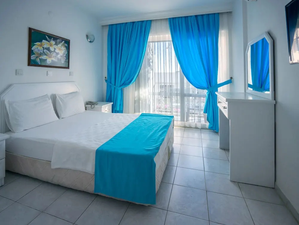Standard Double room with balcony (full double bed)