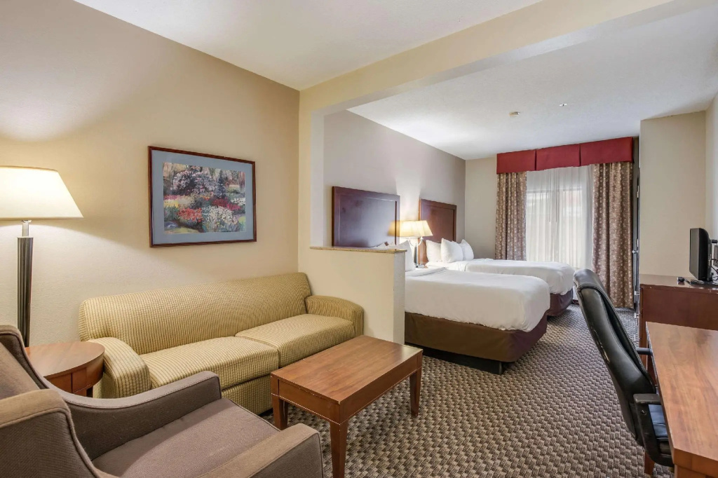 Quadruple Suite