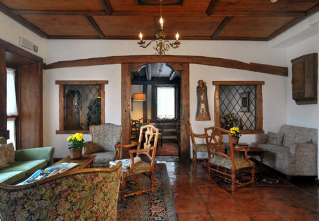 Lobby & Reception