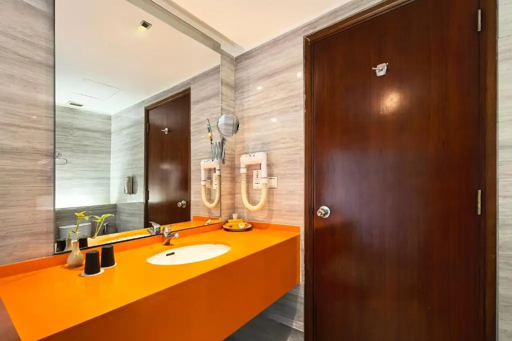 Executive Double Club room (full double bed)