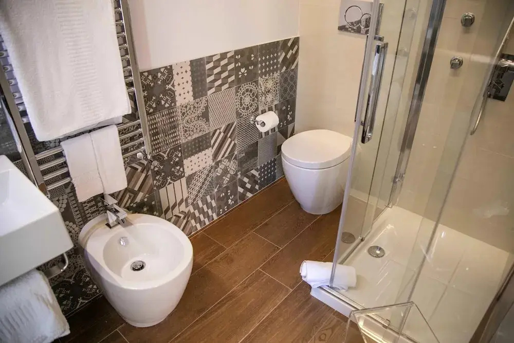 Standard Double room with courtyard view (full double bed)
