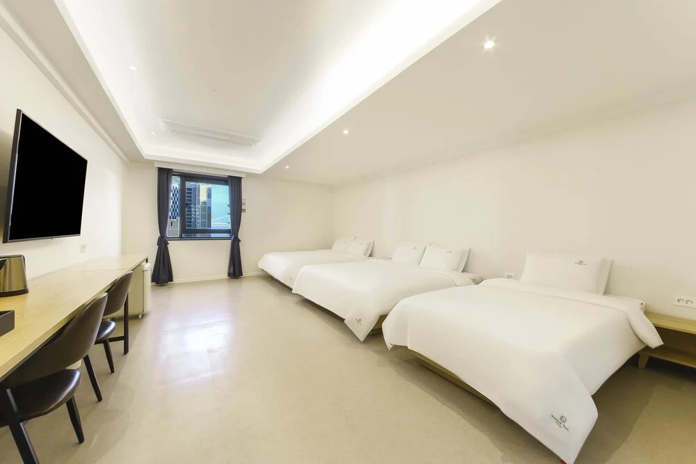 Standard Triple Family room