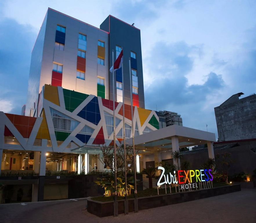 Ayda Mangga Dua d/h Zuri Express Mangga Dua