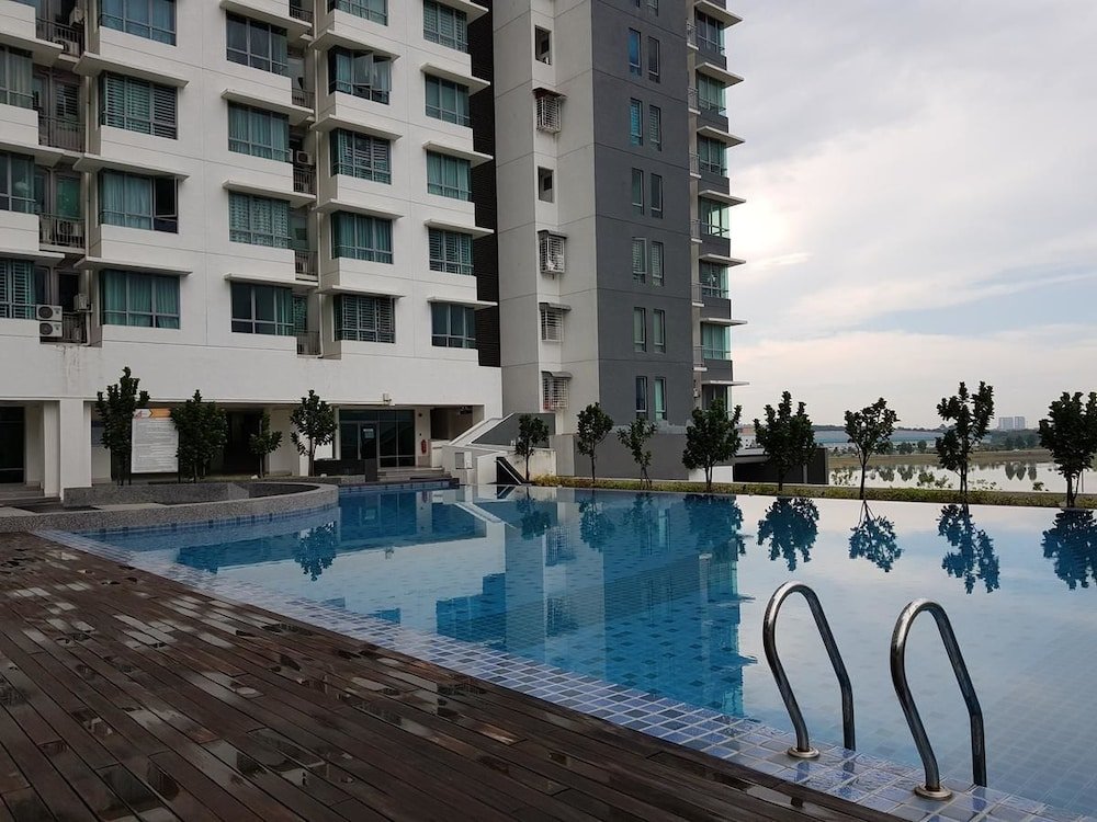 D'Kroll Homestay@Vega Residensi Cyberjaya image