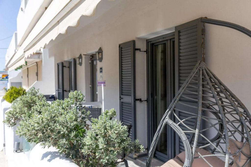 Naxos Petite Studios - Général