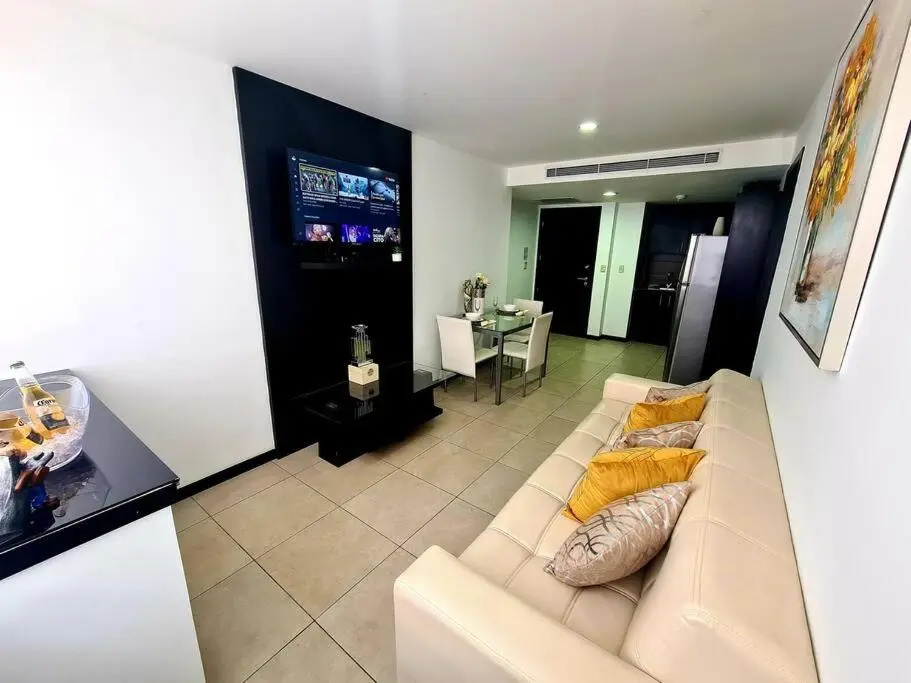 Ecusuites 7Premier Jacuzzi Vista al Río GYE