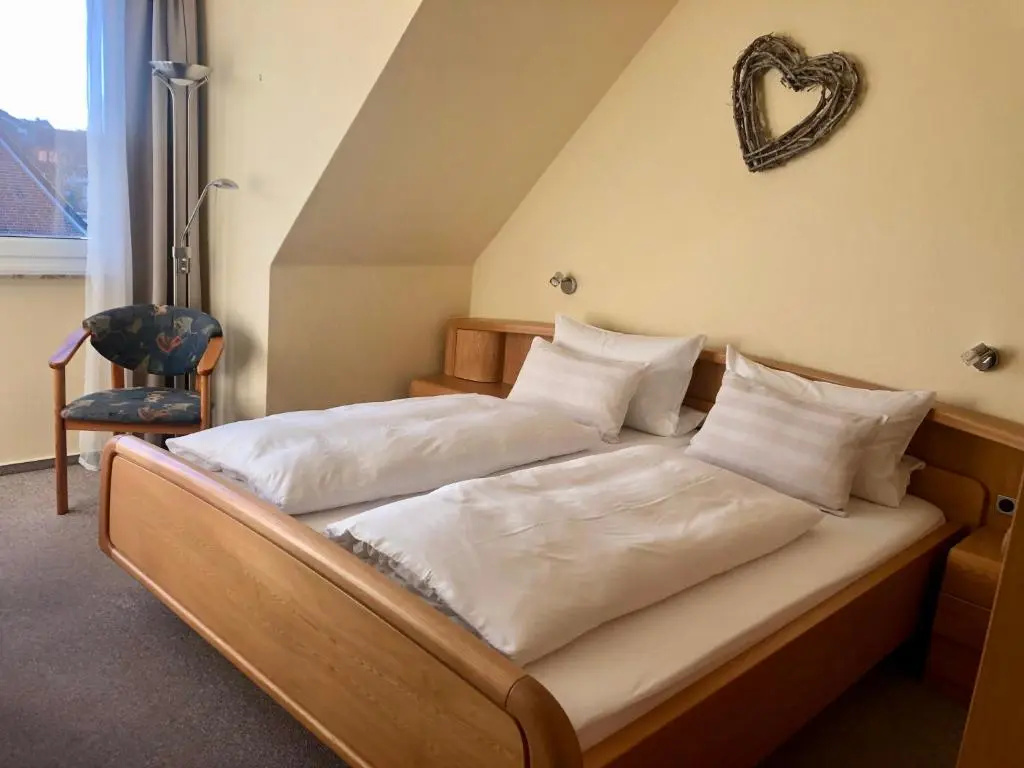 Standard Double room with balcony (full double bed)