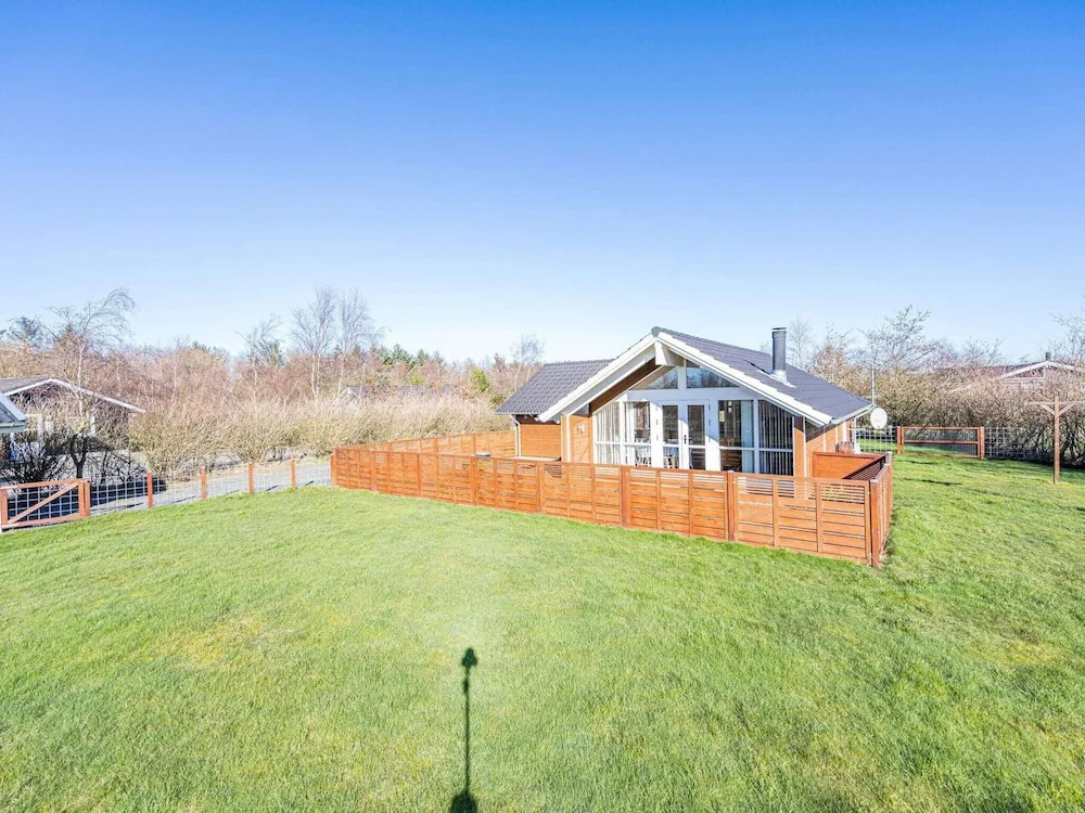 6 Person Holiday Home in Hemmet