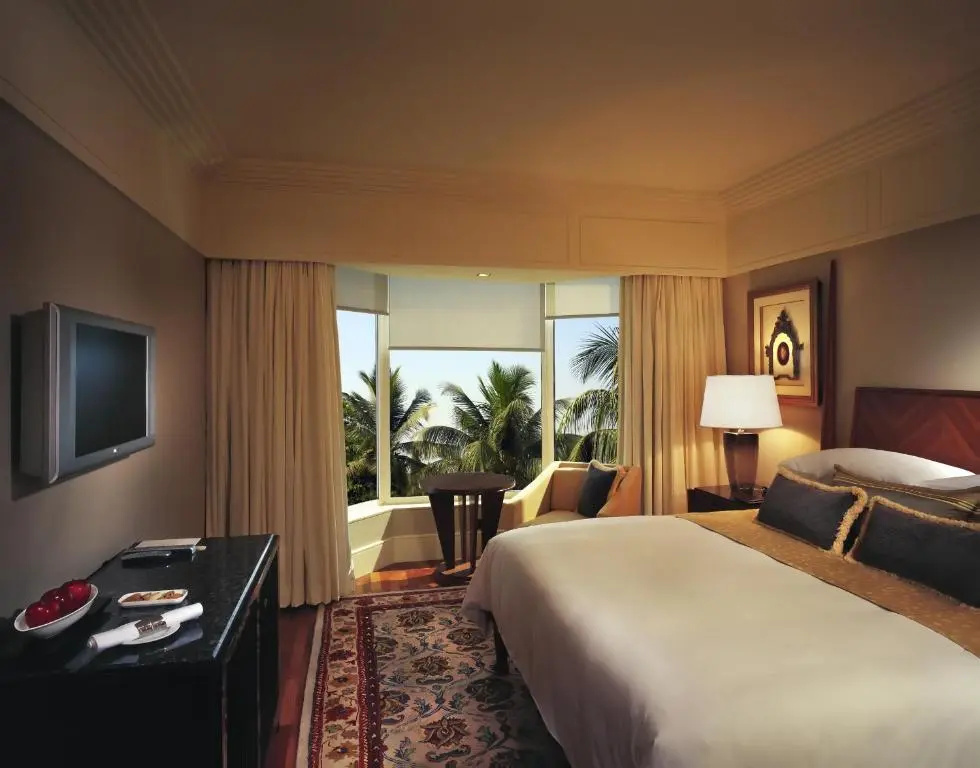 Premier Double room with pool view (full double bed) (king size bed)