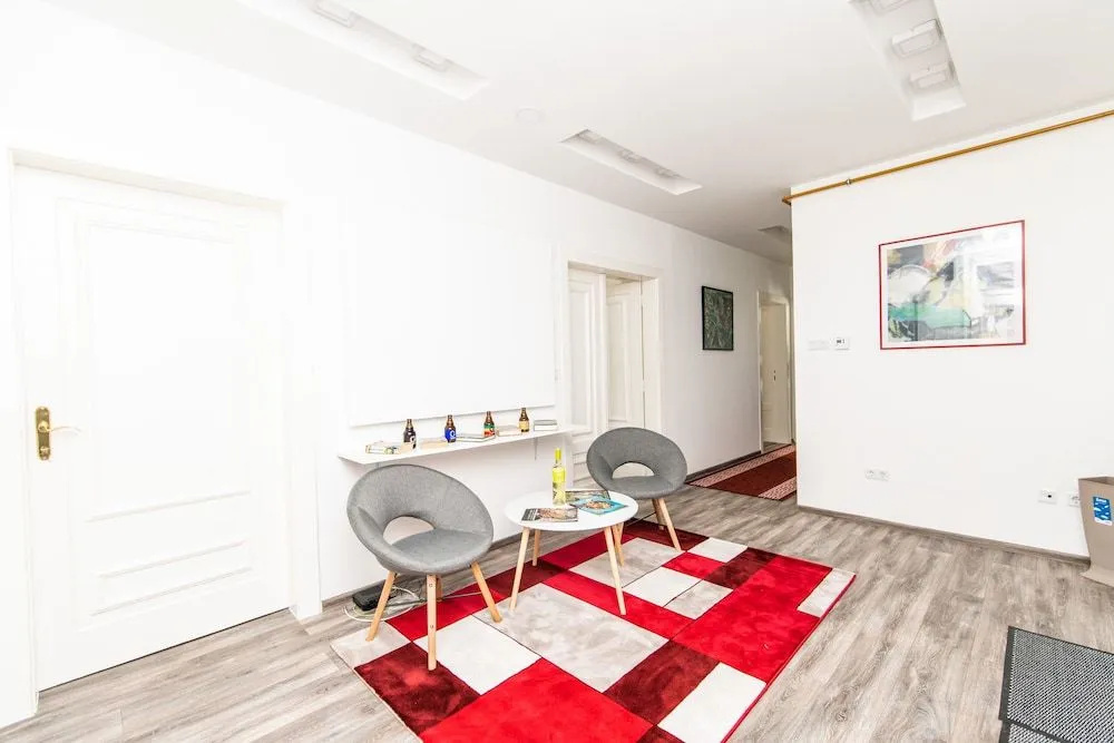 Modern and Bright Studio Heart of the City Center