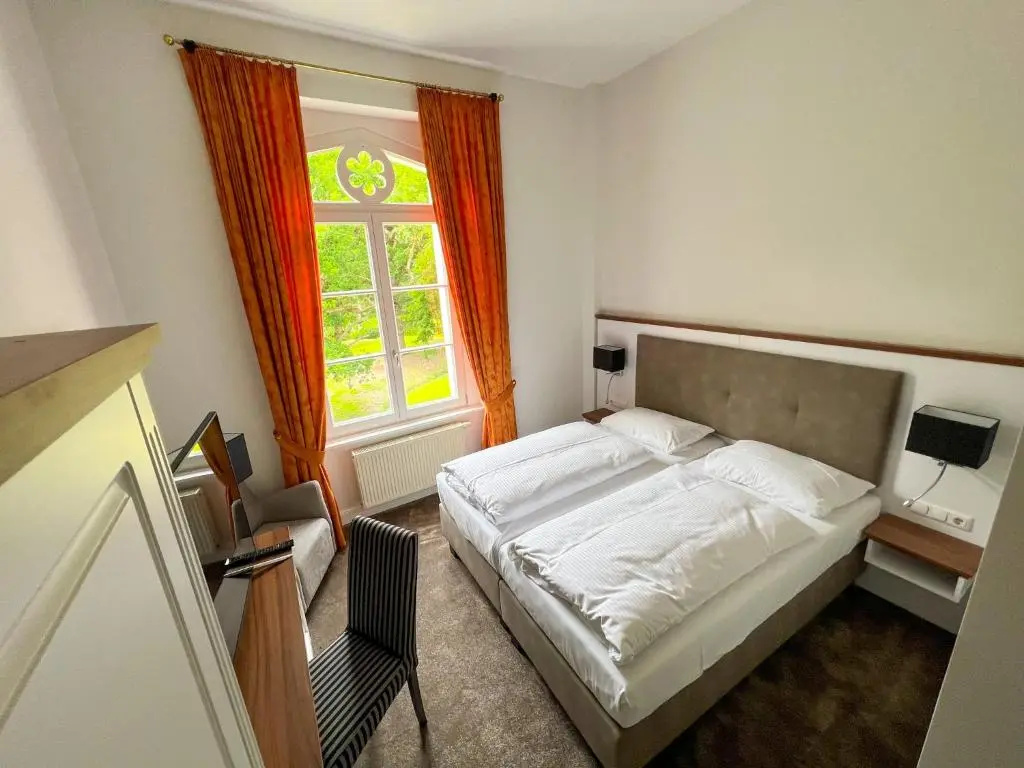 Standard Double room (full double bed)