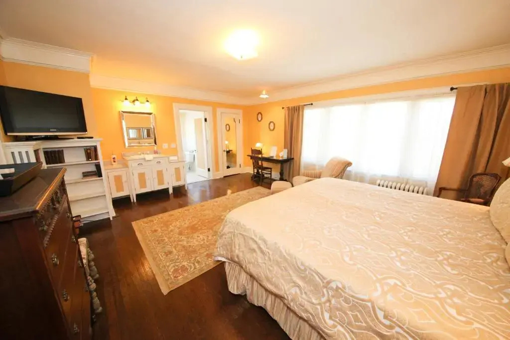 The Leonard At Logan House by null