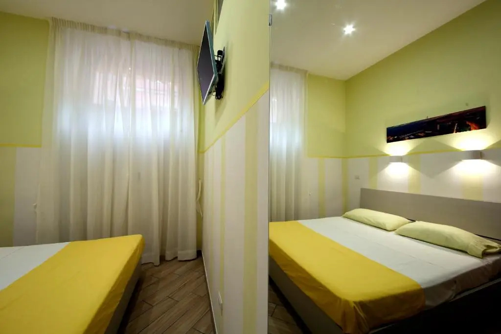 Standard Double room with balcony (full double bed)