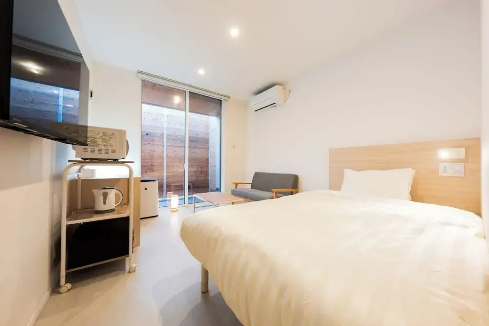 Standard Double room with balcony (full double bed)