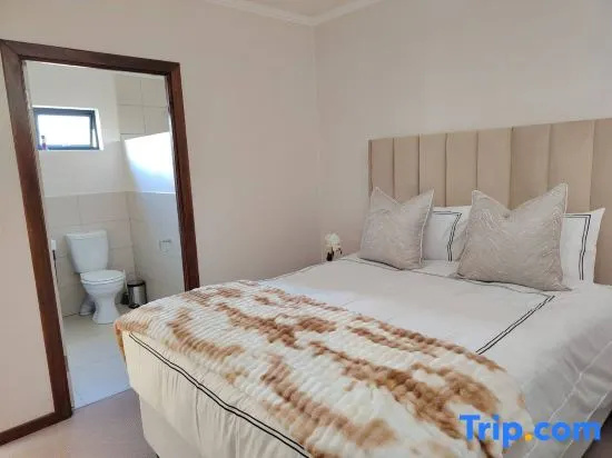 Luxurious 2-Bedroom Apartment in Jackal Creek Golf Estate