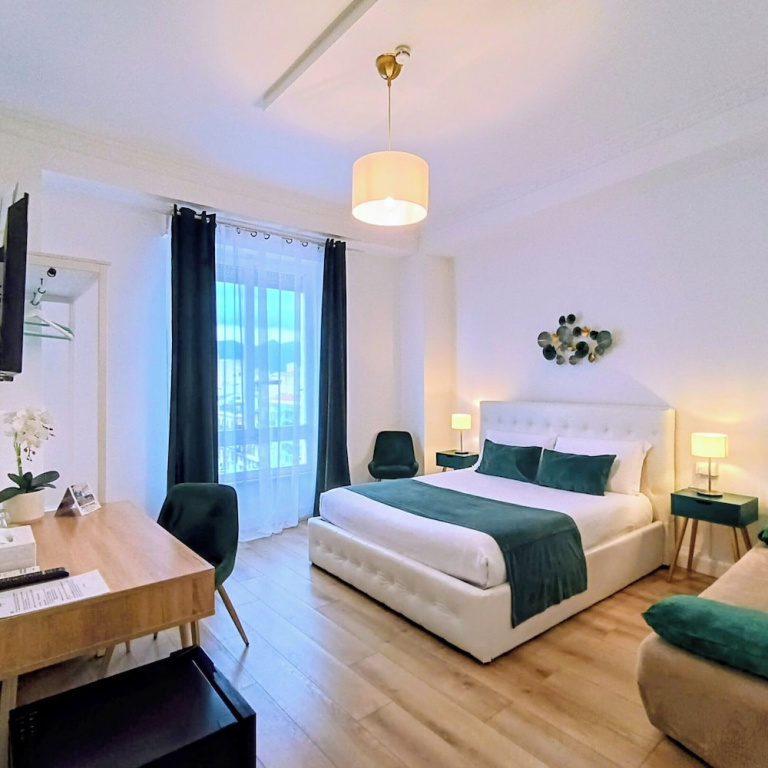 Standard Double room with balcony (full double bed)