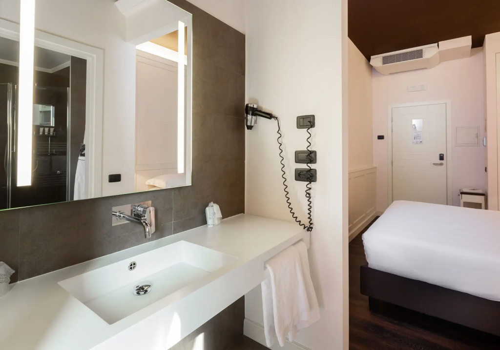 The Glam Boutique Hotel & Apt - фото 10