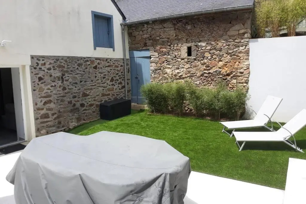 Maison entièrement rénovée à 5 km des plages