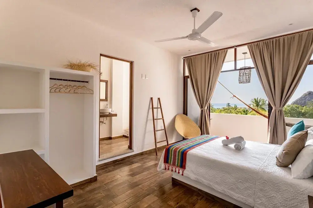 Deluxe Double room (full double bed)