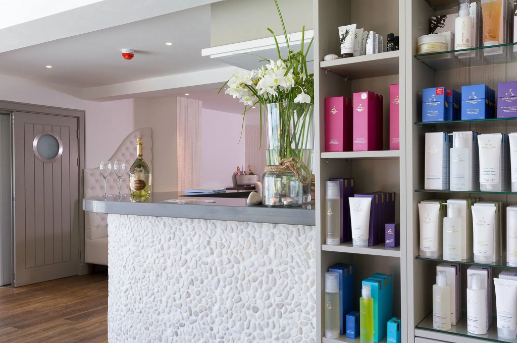 Lobby & Reception