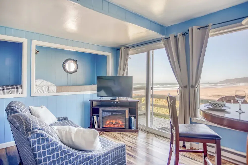 1 Bedroom Standard room with partial ocean view