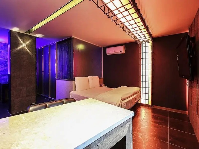 Premier room