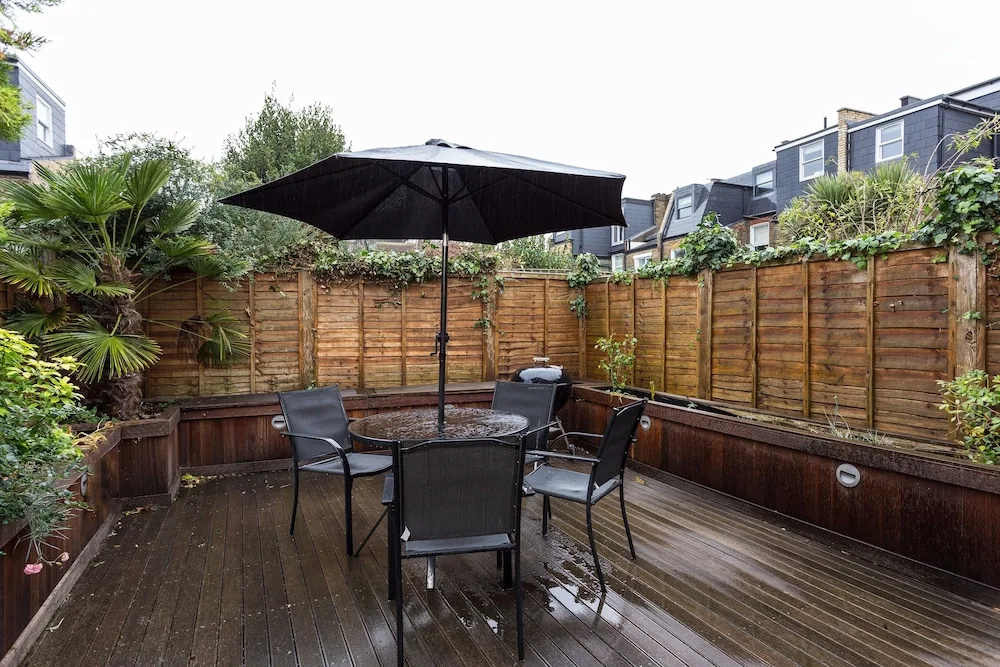 2 Bedroom Garden Apartment near Wimbledon