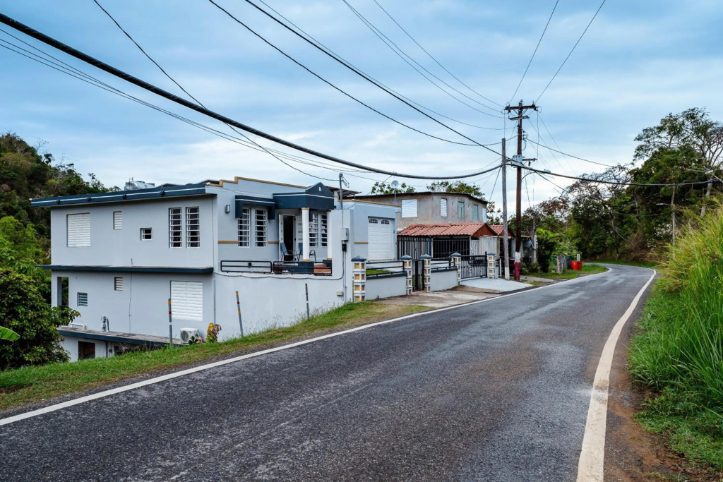 Studio with pool table just 15 minutes from the beach