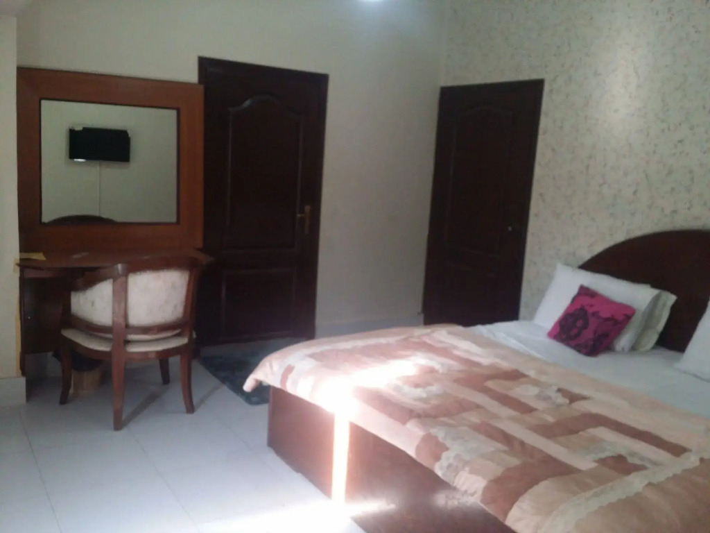 Hilltop Hotel - фото 2