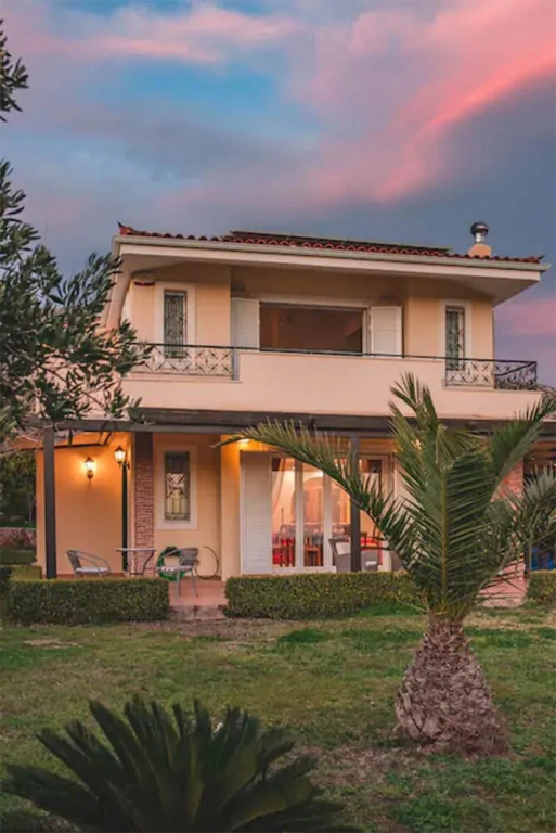 Daphne's Elegant Apartment With an Amazing sea View of the Aegean Sea!