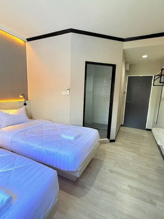 Отель Luck Hotel Huai Khwang MRT Ratchada в Бангкоке