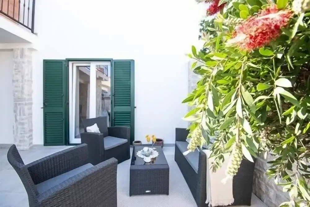 Charming 3-bed House in Tribunj