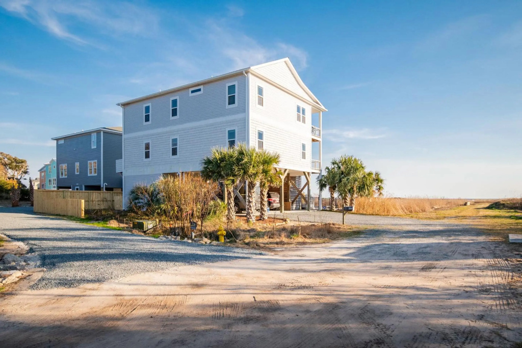 Ocean Wind by Oak Island Accommodations