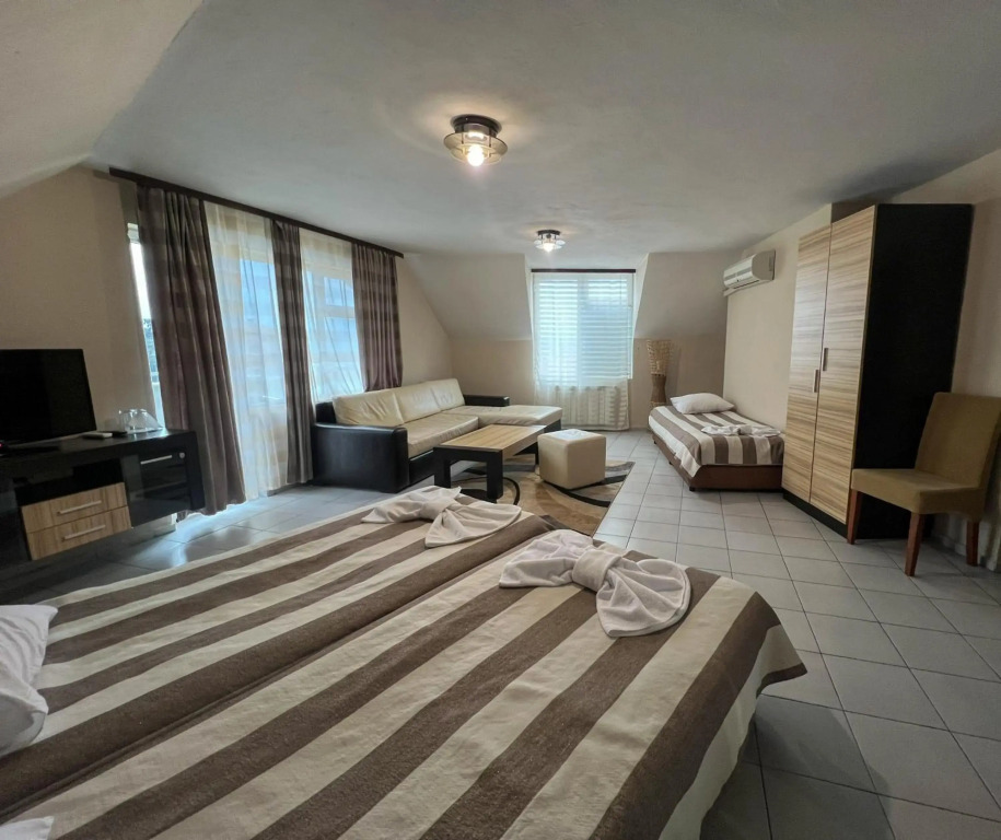 Hotel „Alpha“ by null