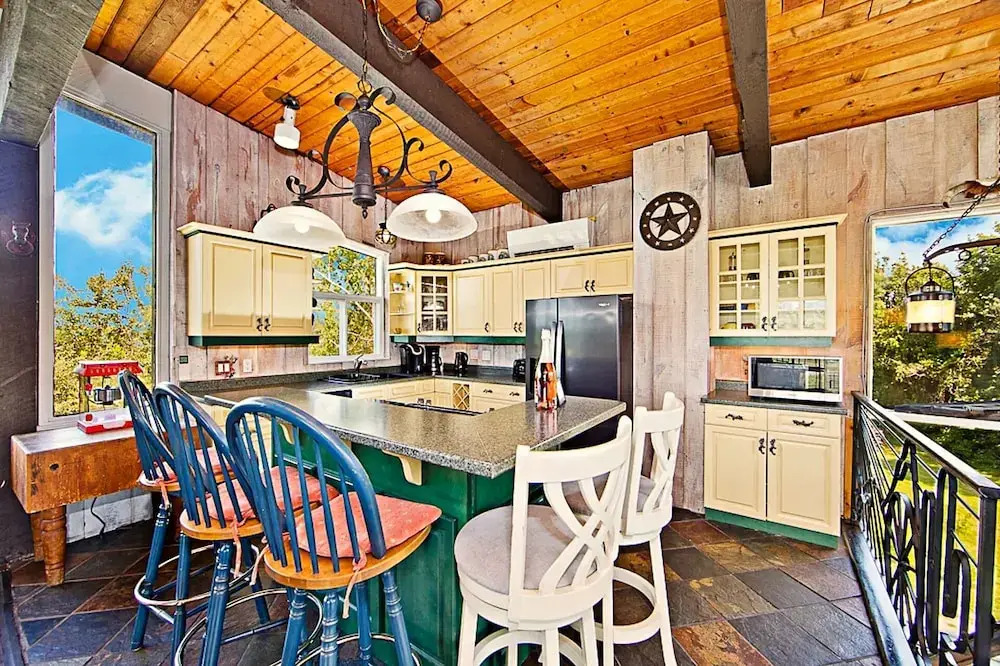 Rustic 5BR Escape  Sauna Hot Tub - фото 6